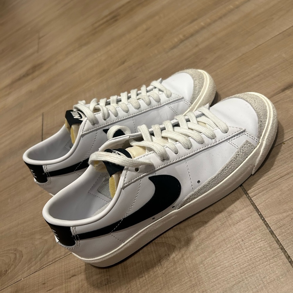 Nike Classic White and Black Low-Top Sneakers